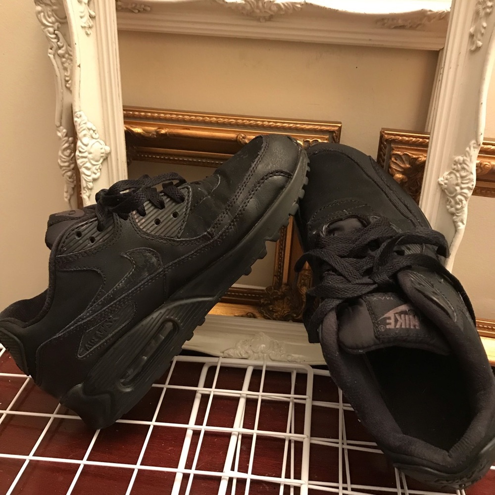 NIKE tennis black